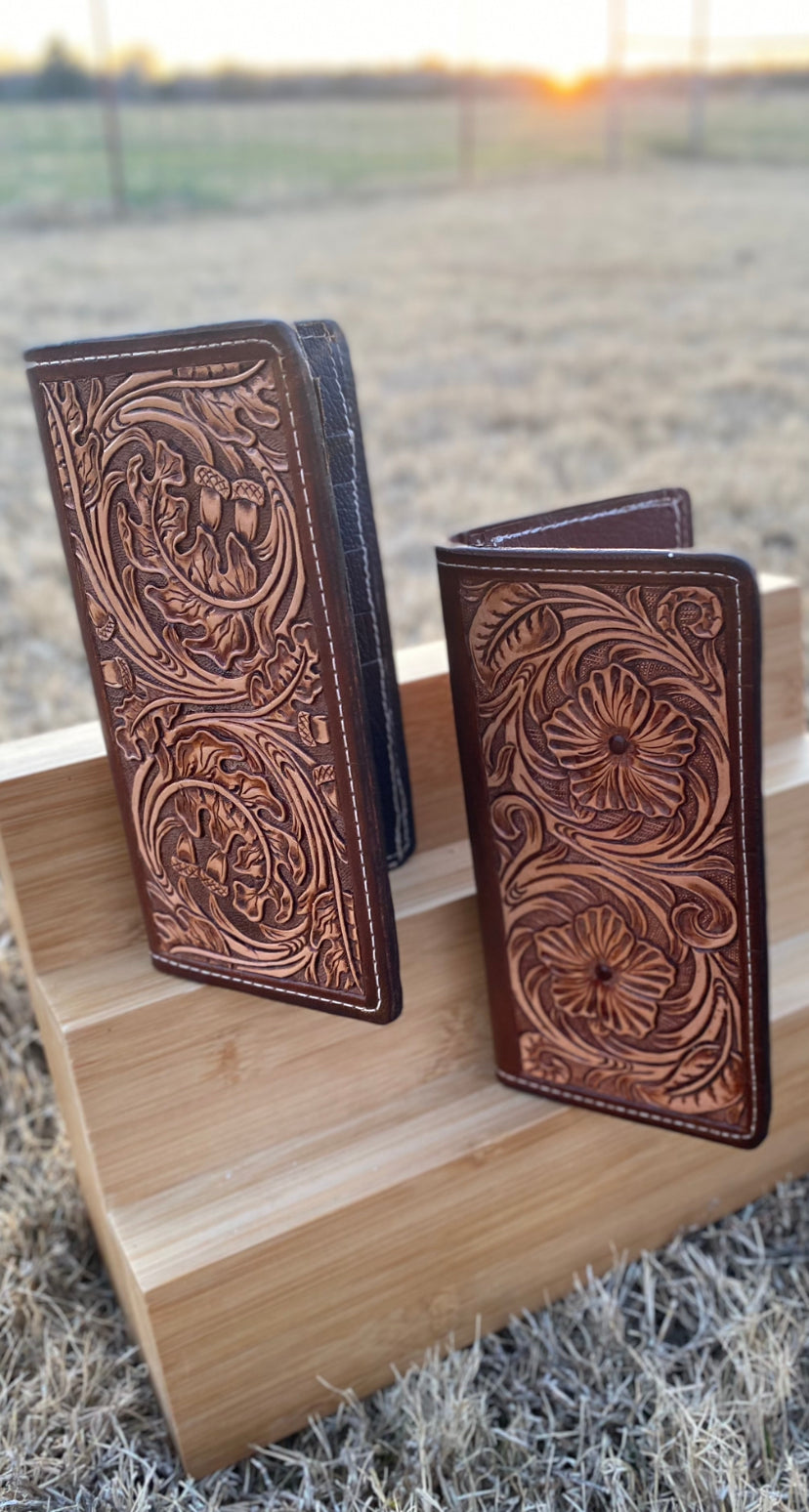 Roper Wallets – Angry Heifer Leather